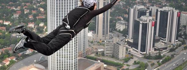 base-jump-crash-maria-steinmayr-parachute